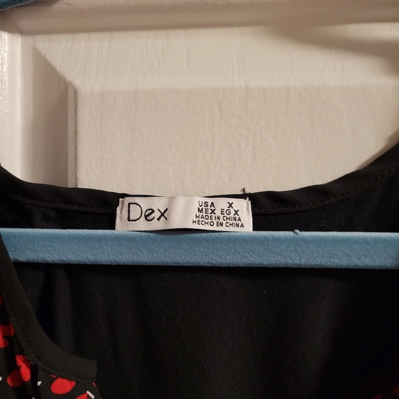 Dex Sleeveless Blouse - Picture 2 of 3